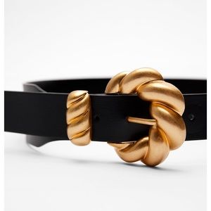 Zara twisted buckle belt 32 NWT